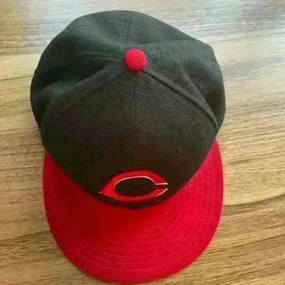 Cincinnati Reds MLB Red/Black Baseball Hat On-Field Cap 7 New Era 59Fifty 7 1/2 - Picture 3 of 6